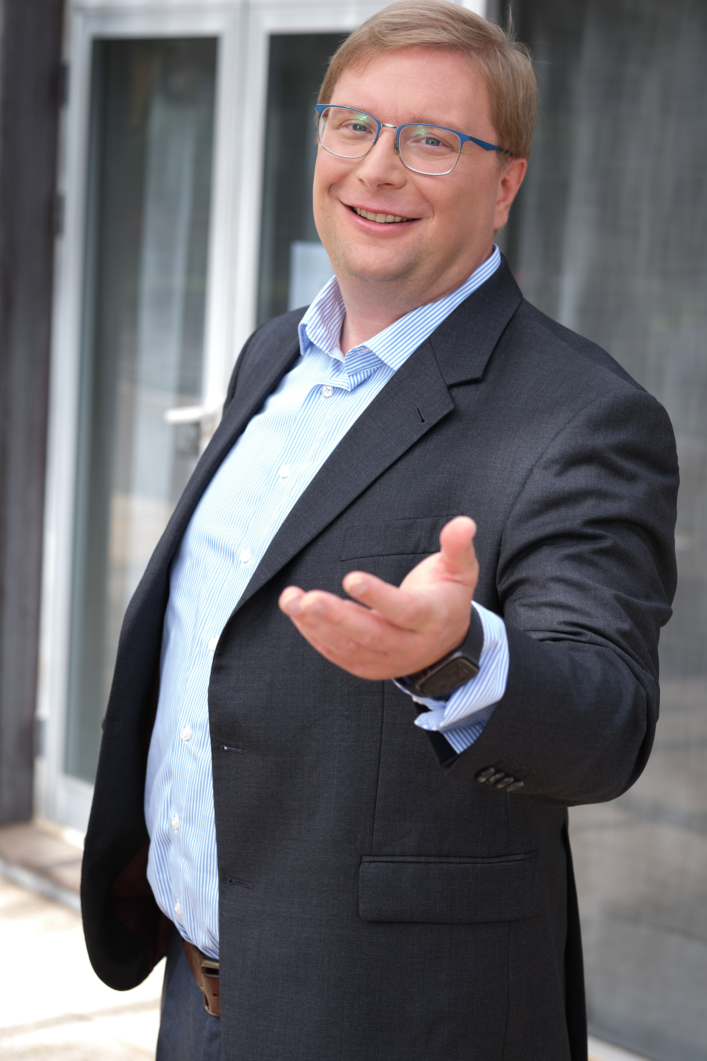 Dr. Daniel Zeiß - Executive Consulting